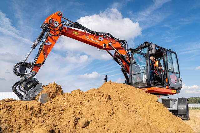 Ai-Search-Kubota-Krde-Packshot-Kw095-Agtracks-06023-4